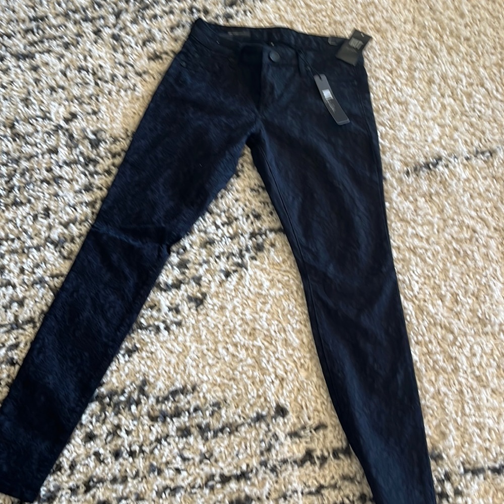 NWT Kut from the Kloth Mia skinny black pants